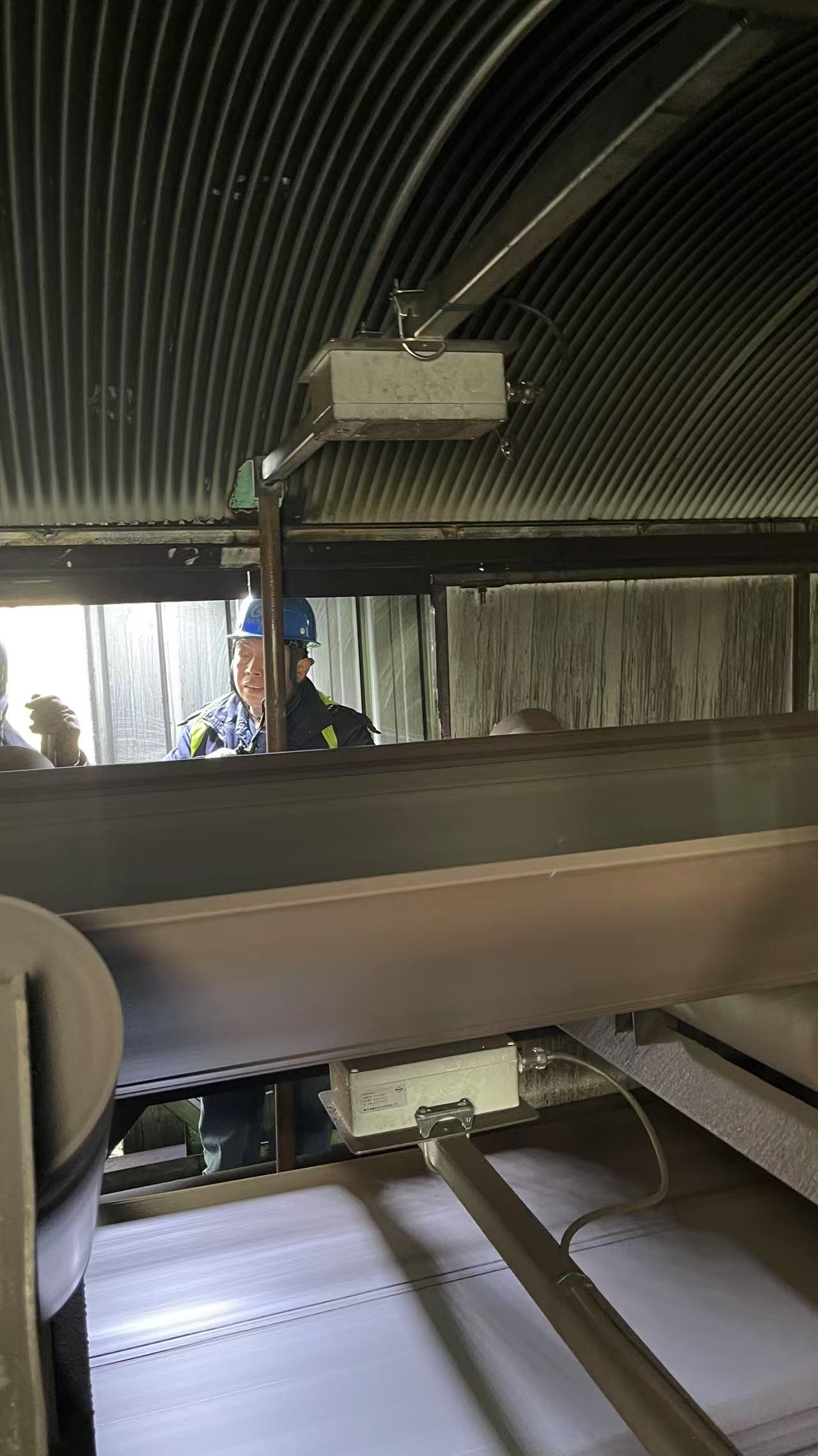 工业水分检测选对设备有多重要？这款微波水分仪精准稳定还免维护